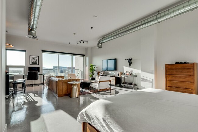 Building Photo - Newport Lofts 1502