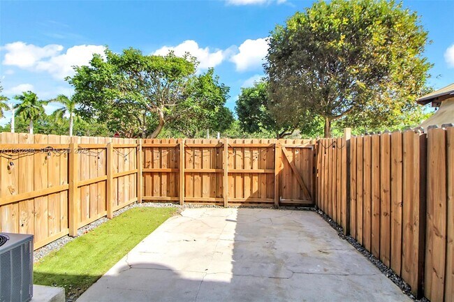 Building Photo - 16911 SW 137th Ct