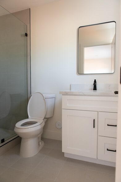 Building Photo - 2343 Calle Alucema