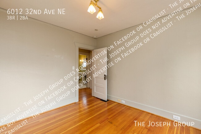Building Photo - 6012 32nd Ave NE