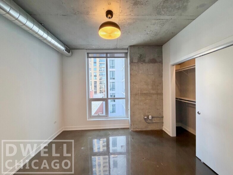 Primary Photo - 110 W Chicago Ave