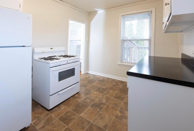 Building Photo - 470 Spruce St