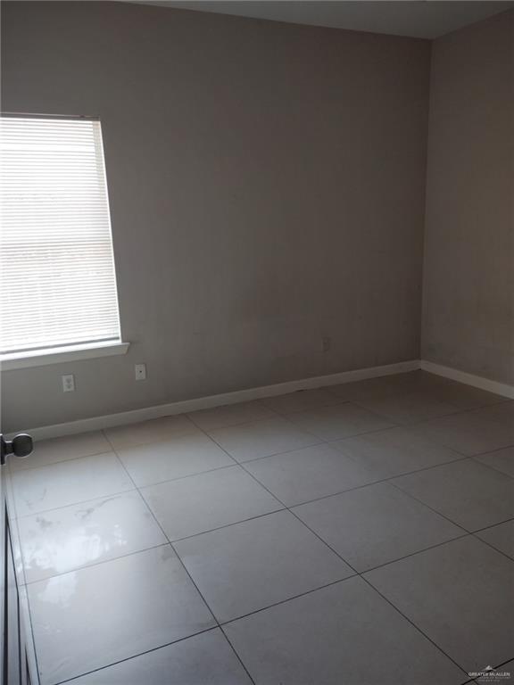 Building Photo - 208 Teak Dr