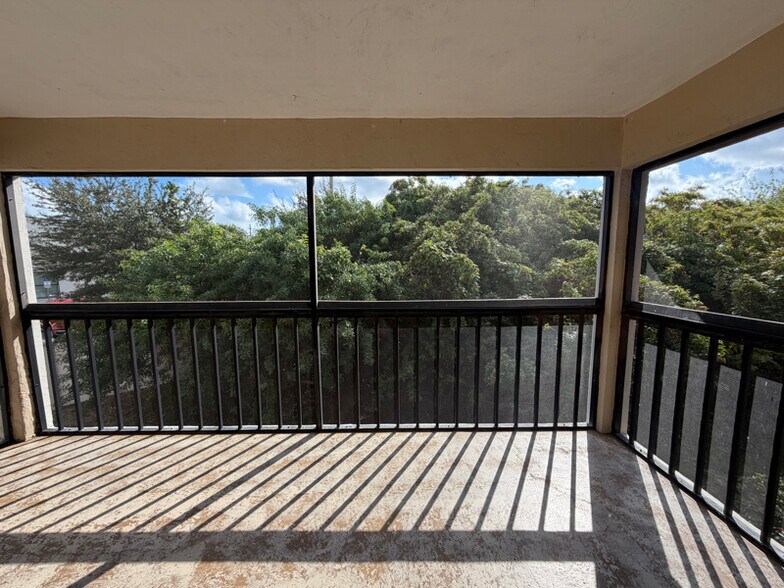 Building Photo - 766 NW Fork Rd