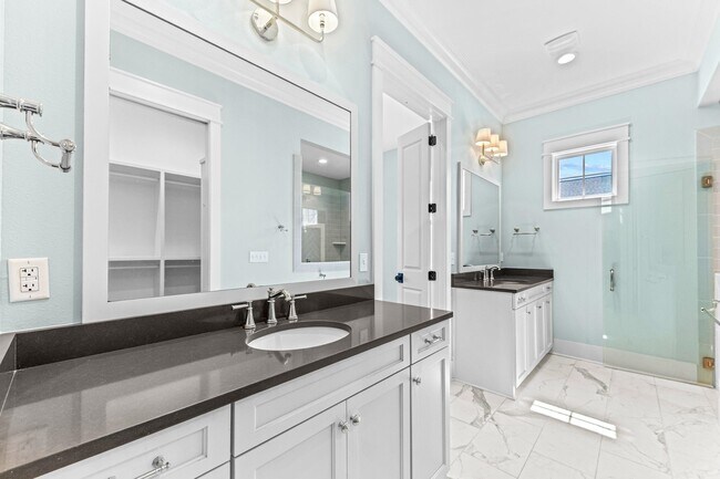 Building Photo - 465 Karcher Ave
