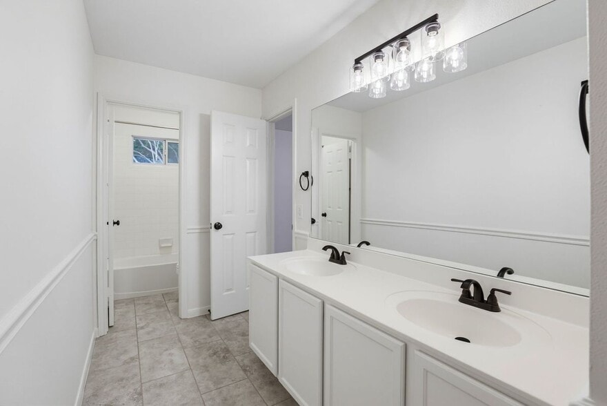 Building Photo - 119 Baythorne