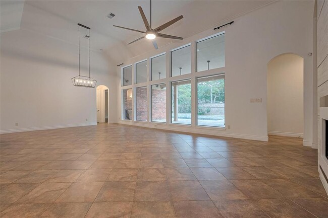 Building Photo - 25307 Oakton Springs Dr