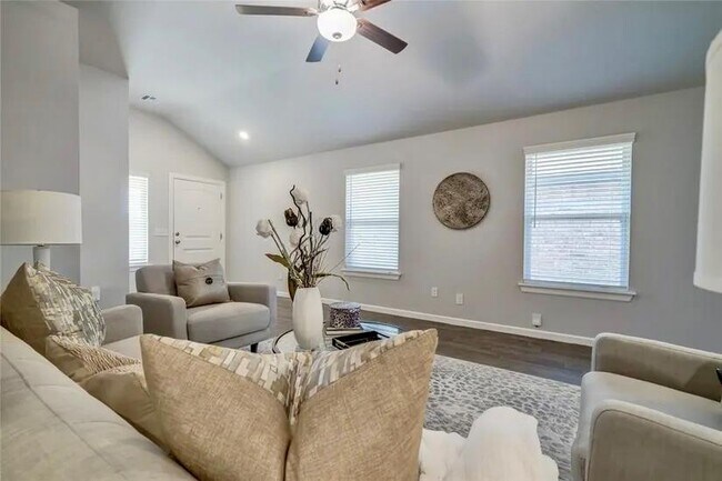 Building Photo - 9207 SW 47th St