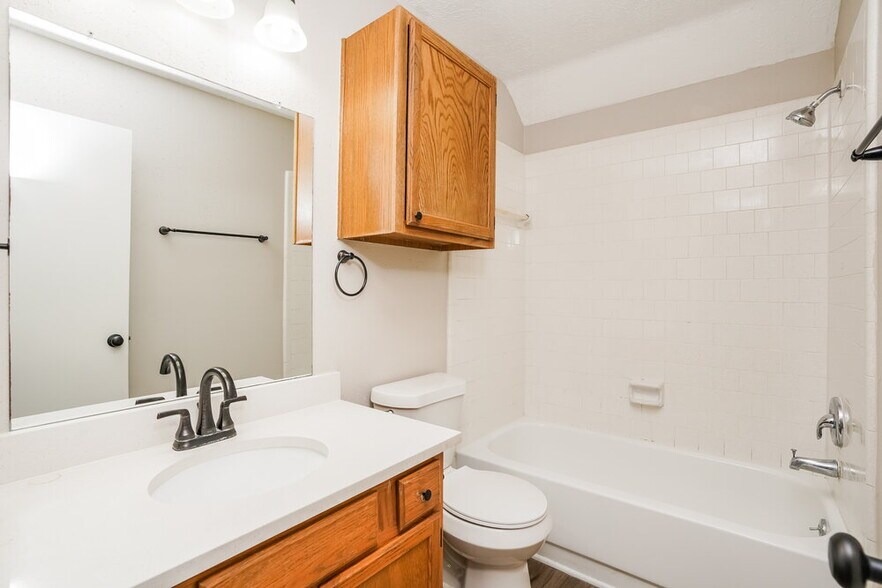 Building Photo - 3542 Lindenfield Dr