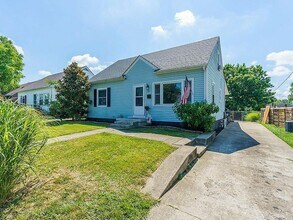 Building Photo - 854 Carneal Rd