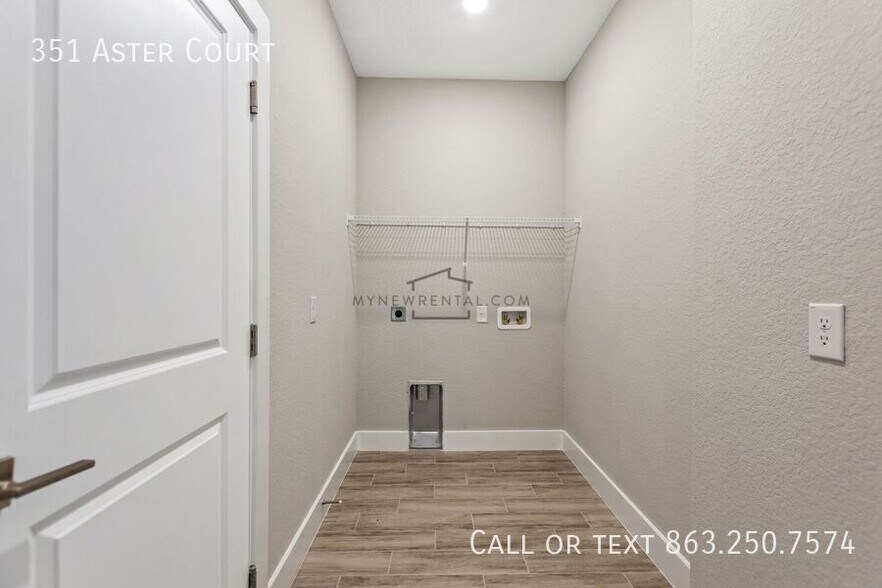 Building Photo - 351 Aster Ct