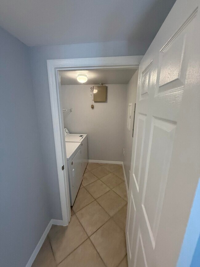 Building Photo - 6386 Emerald Dunes Dr
