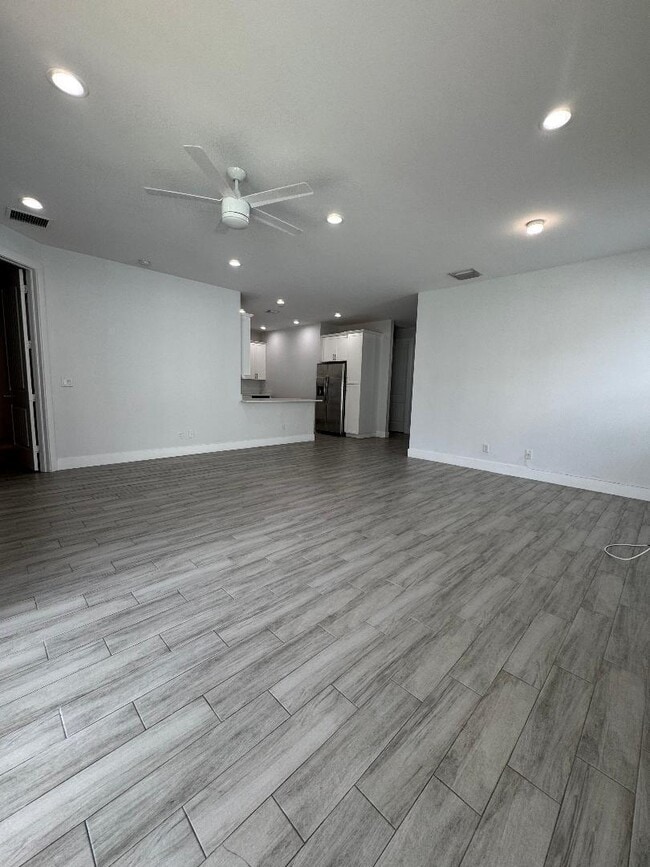 Building Photo - 1029 Mango Dr