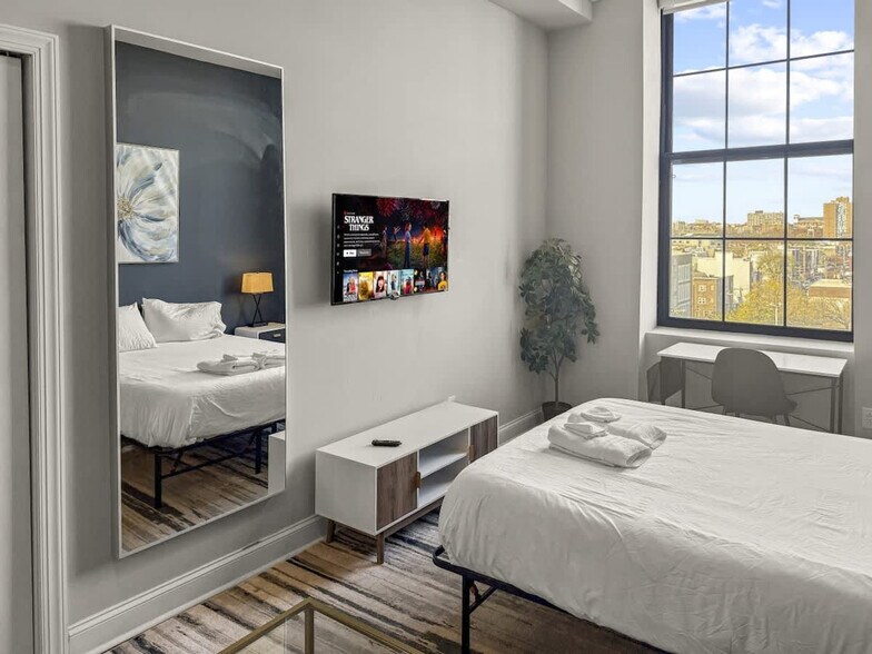 Building Photo - 1401 N 5th St