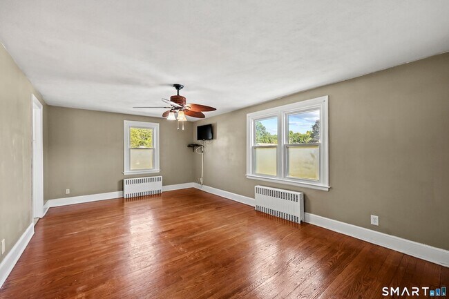 Building Photo - 92 Hazelmere Rd