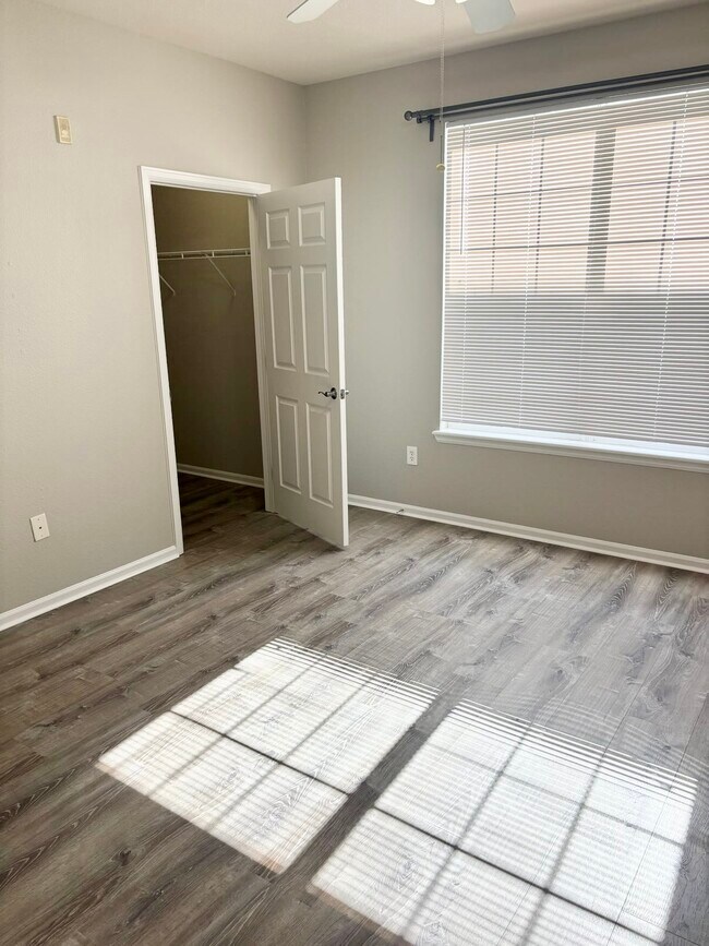 Building Photo - 3852 S Dallas St