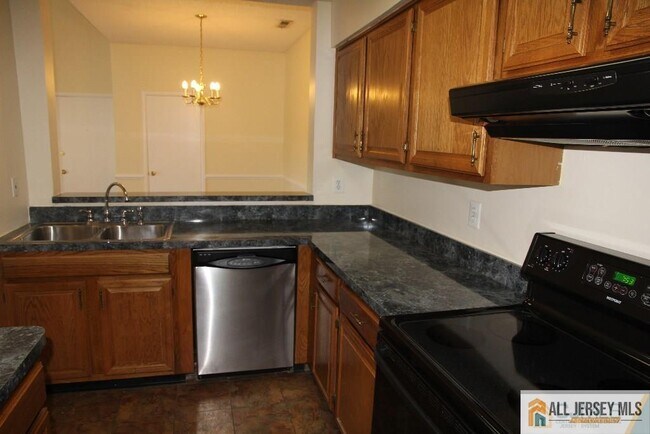 Building Photo - 9006 Tamarron Dr