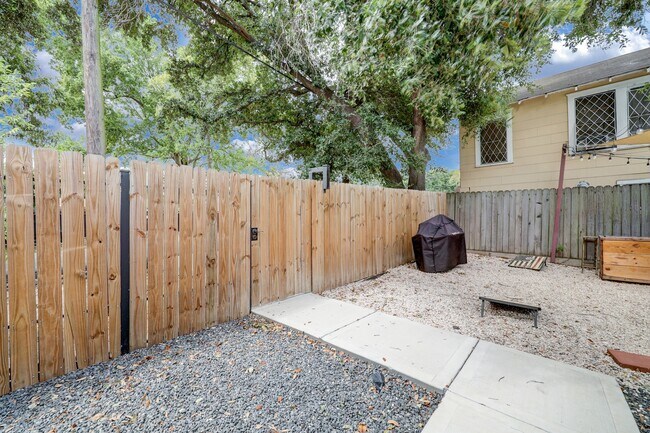 Building Photo - 4801 Avenue H