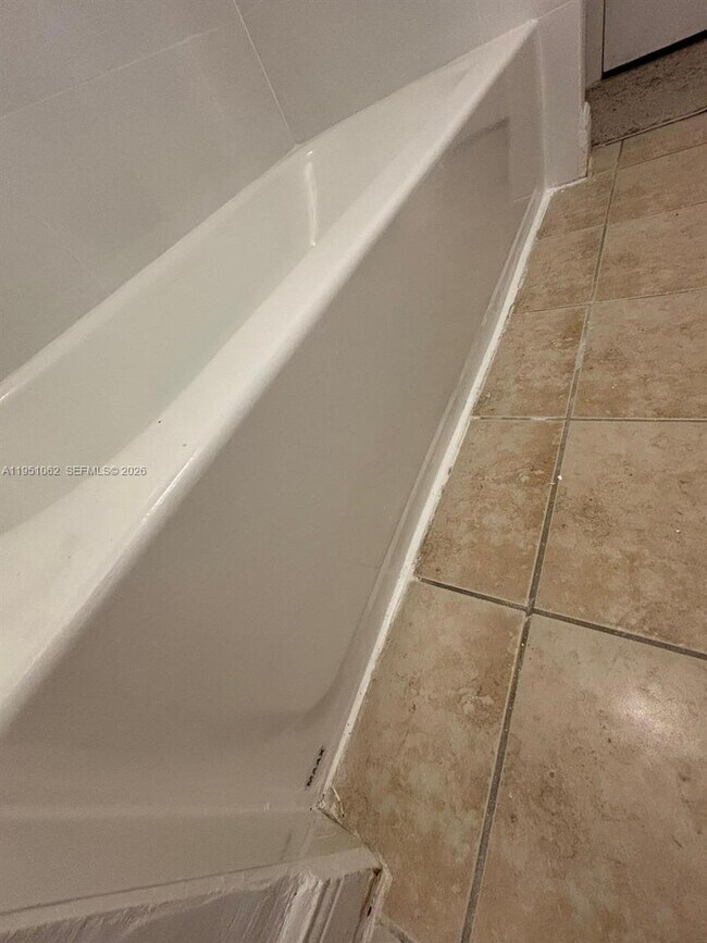 Building Photo - 1235 SW 46th Ave