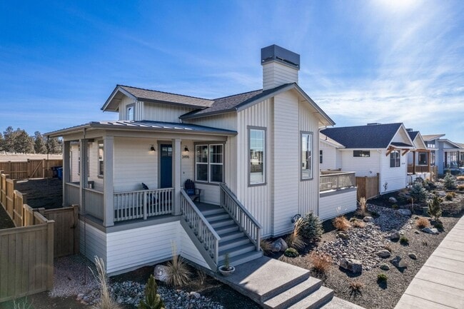 Building Photo - Gorgeous Single Level Home with Mountain V...