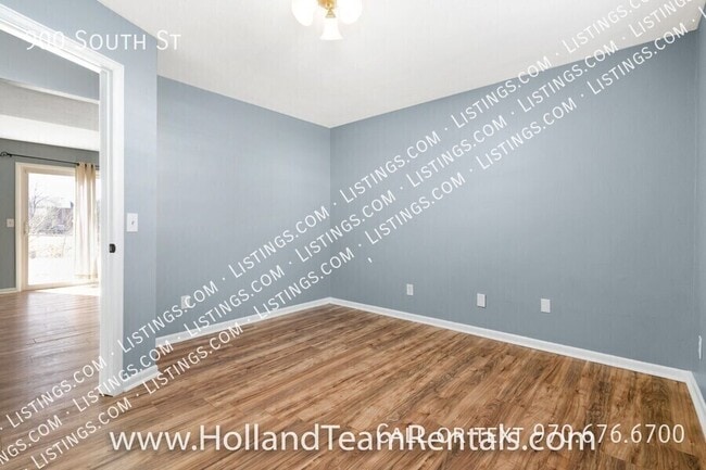 Building Photo - 900 South St