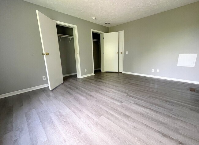 Building Photo - Move-In Ready 4 Bed, 2 Bath with 1-Car Garage and Updated Kitchen