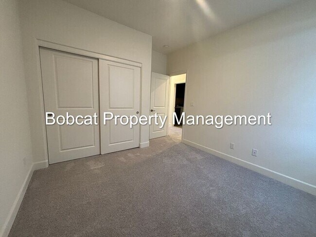 Building Photo - 1751 Boundary Peak St