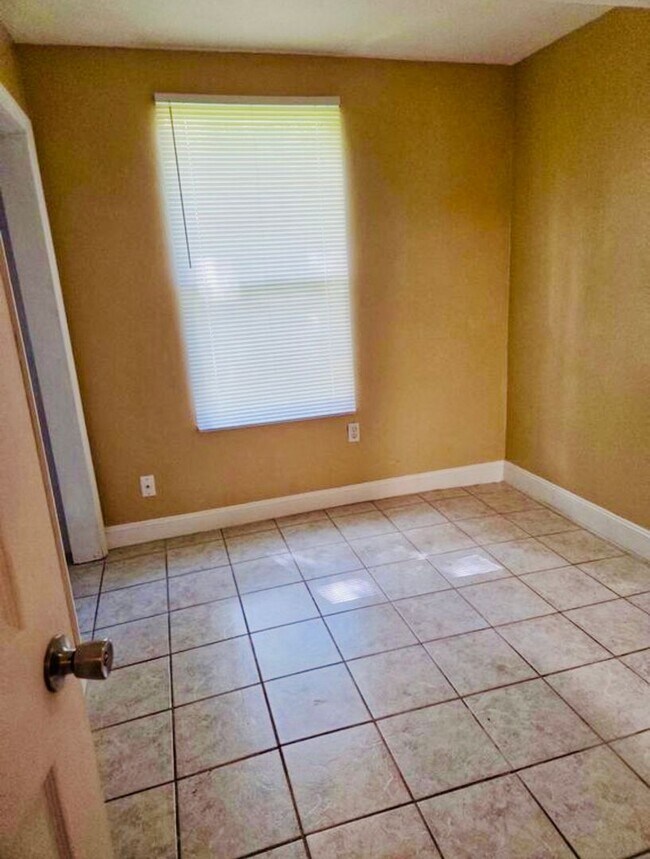 Building Photo - Cozy 2-Bedroom Home for Rent