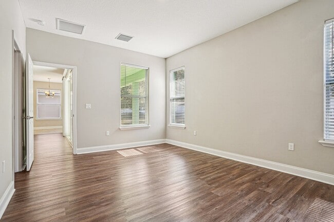 Floorplan - Eleven Oaks