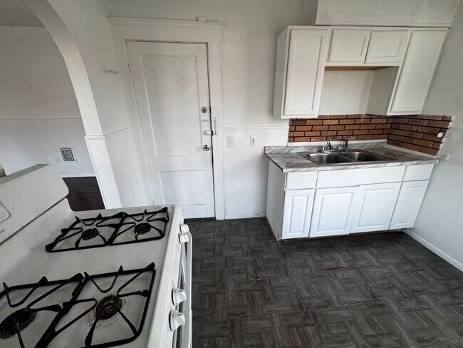 Building Photo - 880 Stevenson Rd