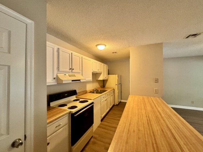 Building Photo - 3109 Darden Rd