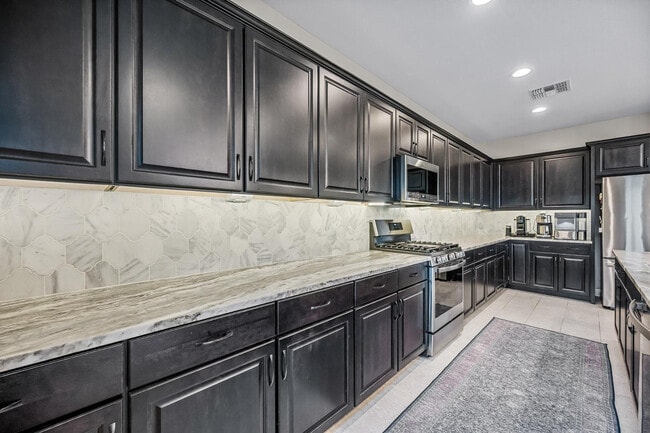 Building Photo - 14462 W Artemisa Ave