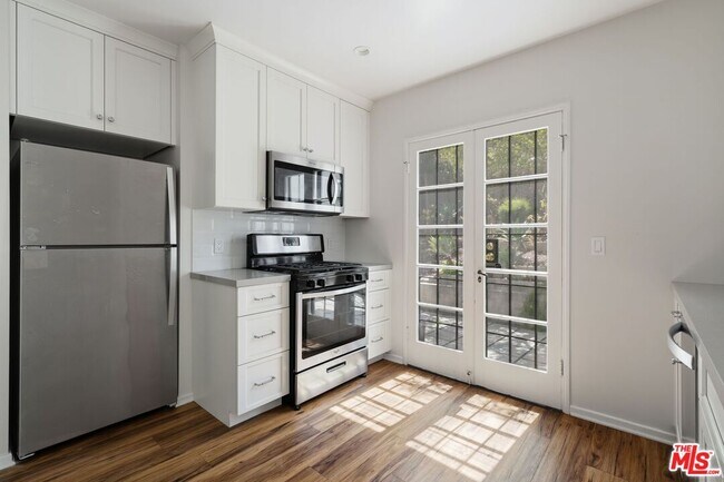 Building Photo - 1229 Smithwood Dr