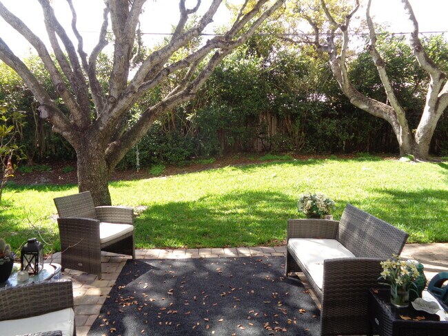 Building Photo - 2626 Webb Ave