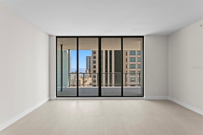 Building Photo - 275 1st Ave S