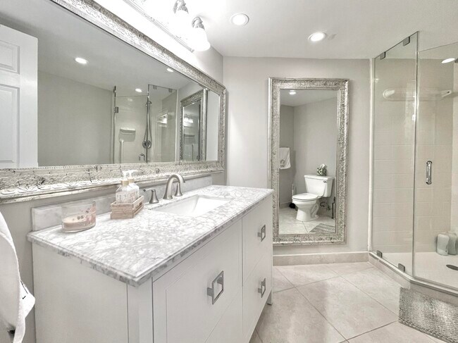 Building Photo - 5420 N Ocean Dr