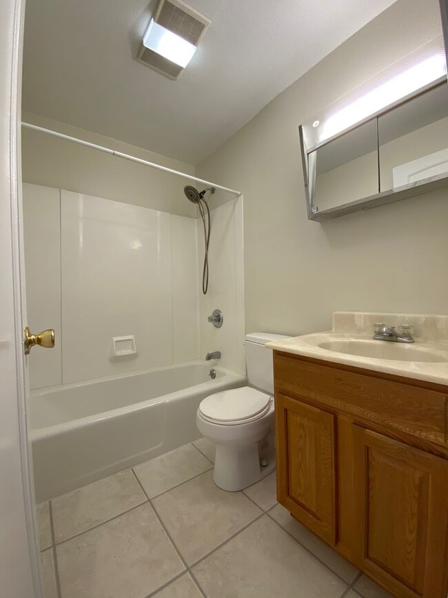 Building Photo - Andover, CT- One bedroom one bath apt in a...