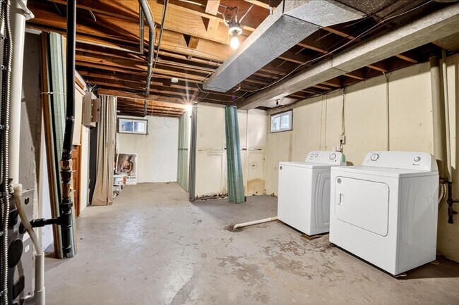 Building Photo - 2BR Brick Bungalow ($1,495/mo)