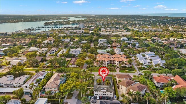 Building Photo - 960 7th St S