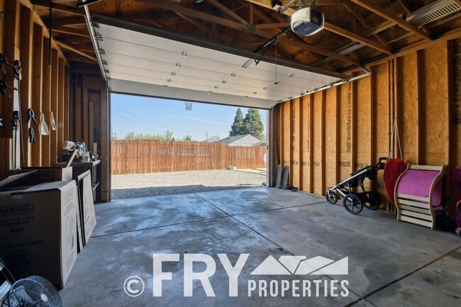 Building Photo - Updated Chaffee Park Home - Minutes from LoHi