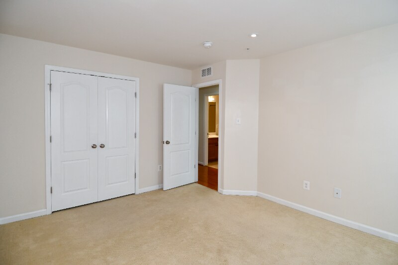 Building Photo - 4230 Winding Waters Terrace