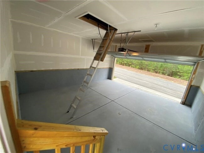 Building Photo - 16621 Thornapple Run