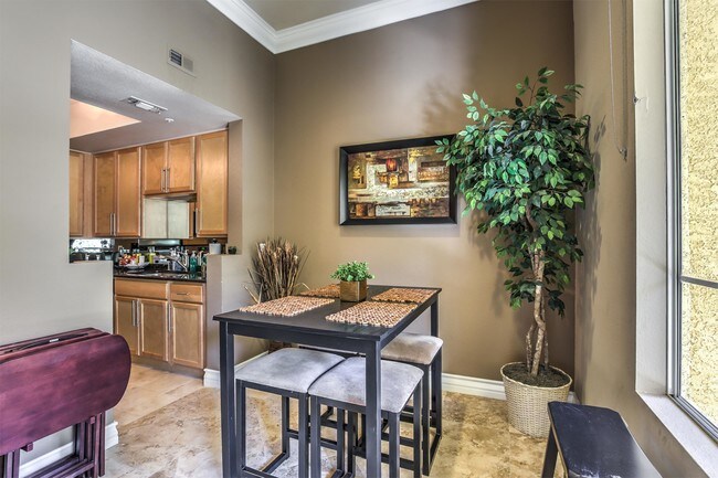 Building Photo - 210 E Flamingo Rd