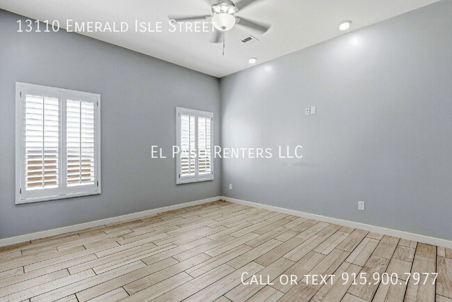 Building Photo - 13110 Emerald Isle St