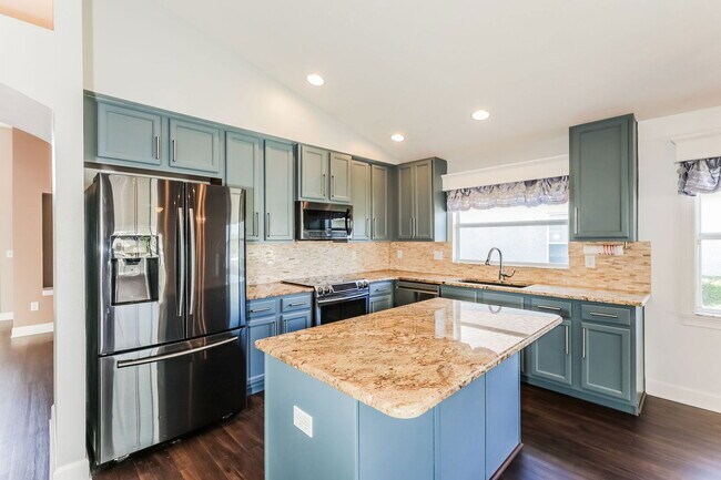 Building Photo - 6935 Runner Oak Dr