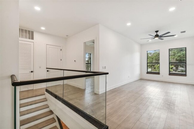 Building Photo - 4717 W Oklahoma Ave