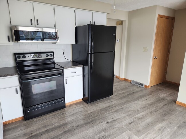 Kitchen - 1162 Yuma Cir NE