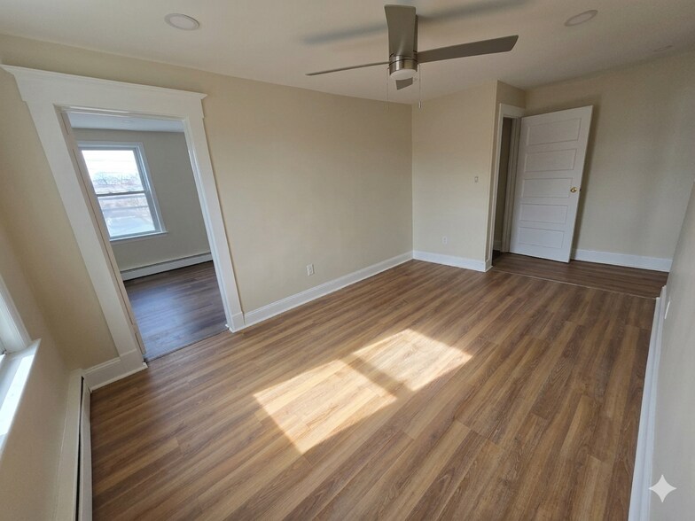 Living room. - 2092 US Highway 1