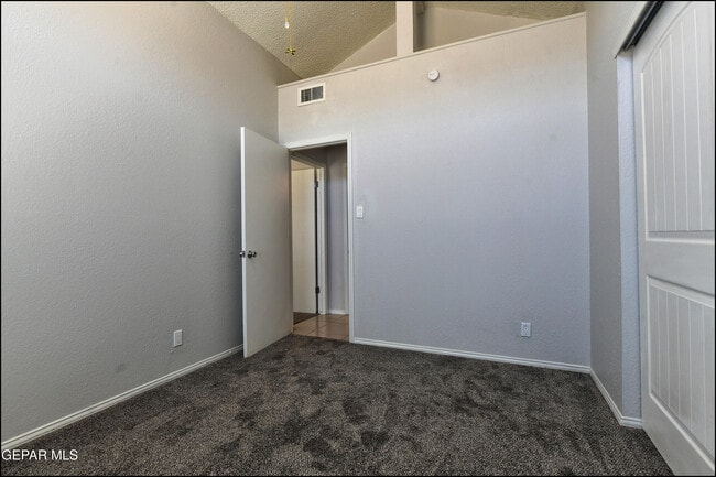 Building Photo - 609 Bristol Dr