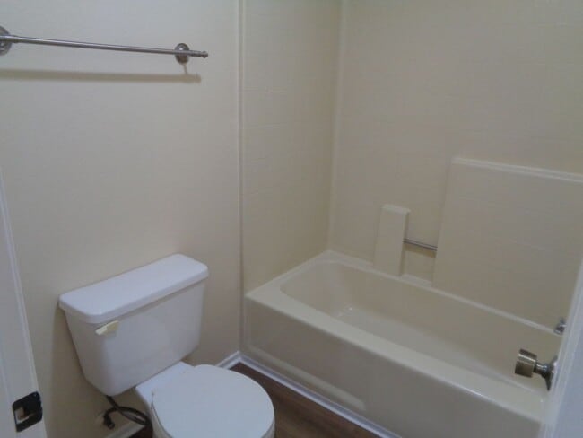 Building Photo - 2 Story 2 Bedroom Condo in the Willow Creek Condo Complex